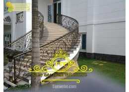 Cầu thang sắt mỹ thuật phong cách Á - Âu
